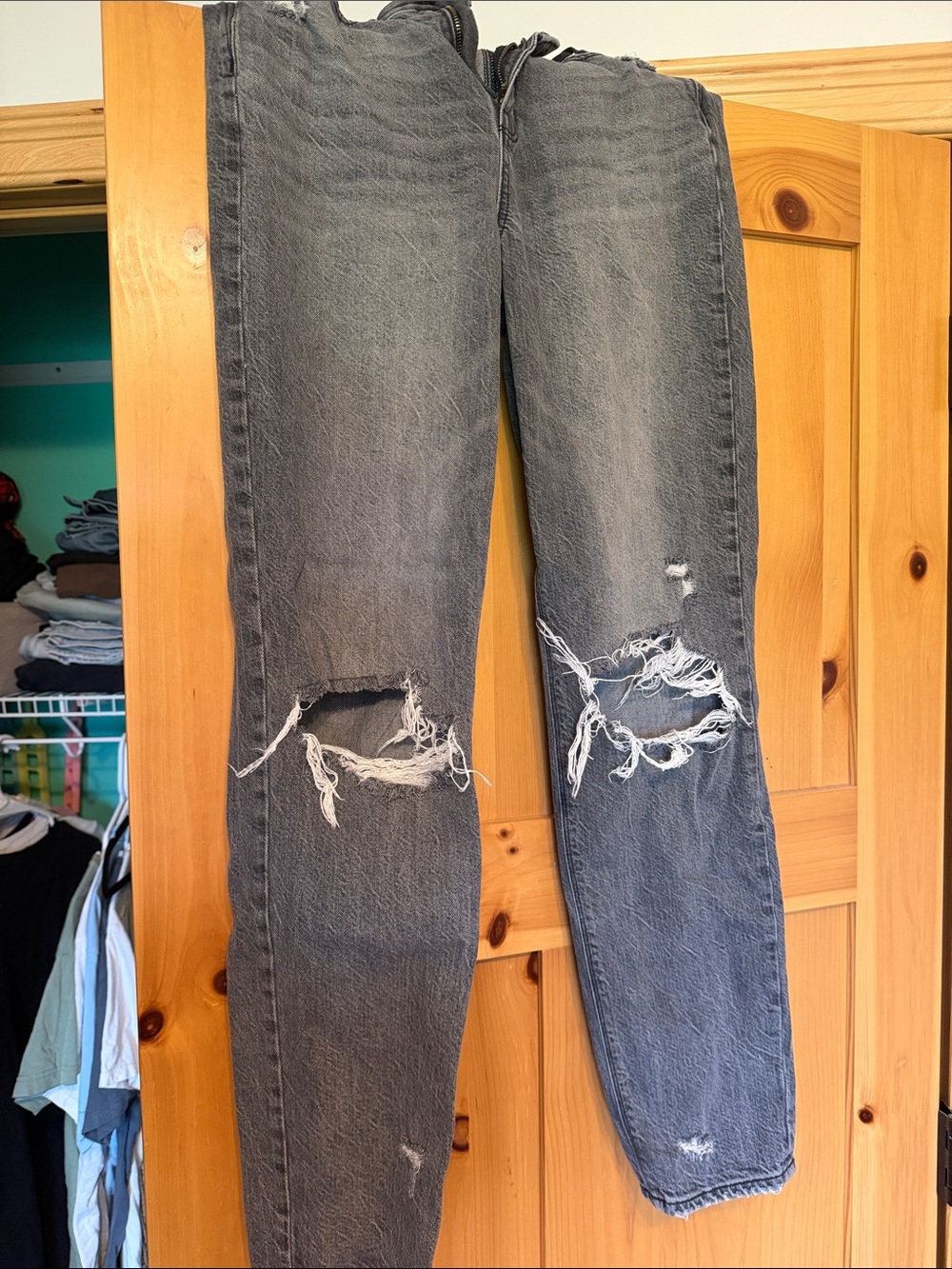 American Eagle Outfitters Charcoal Grey Distressed Straight-Leg Jeans